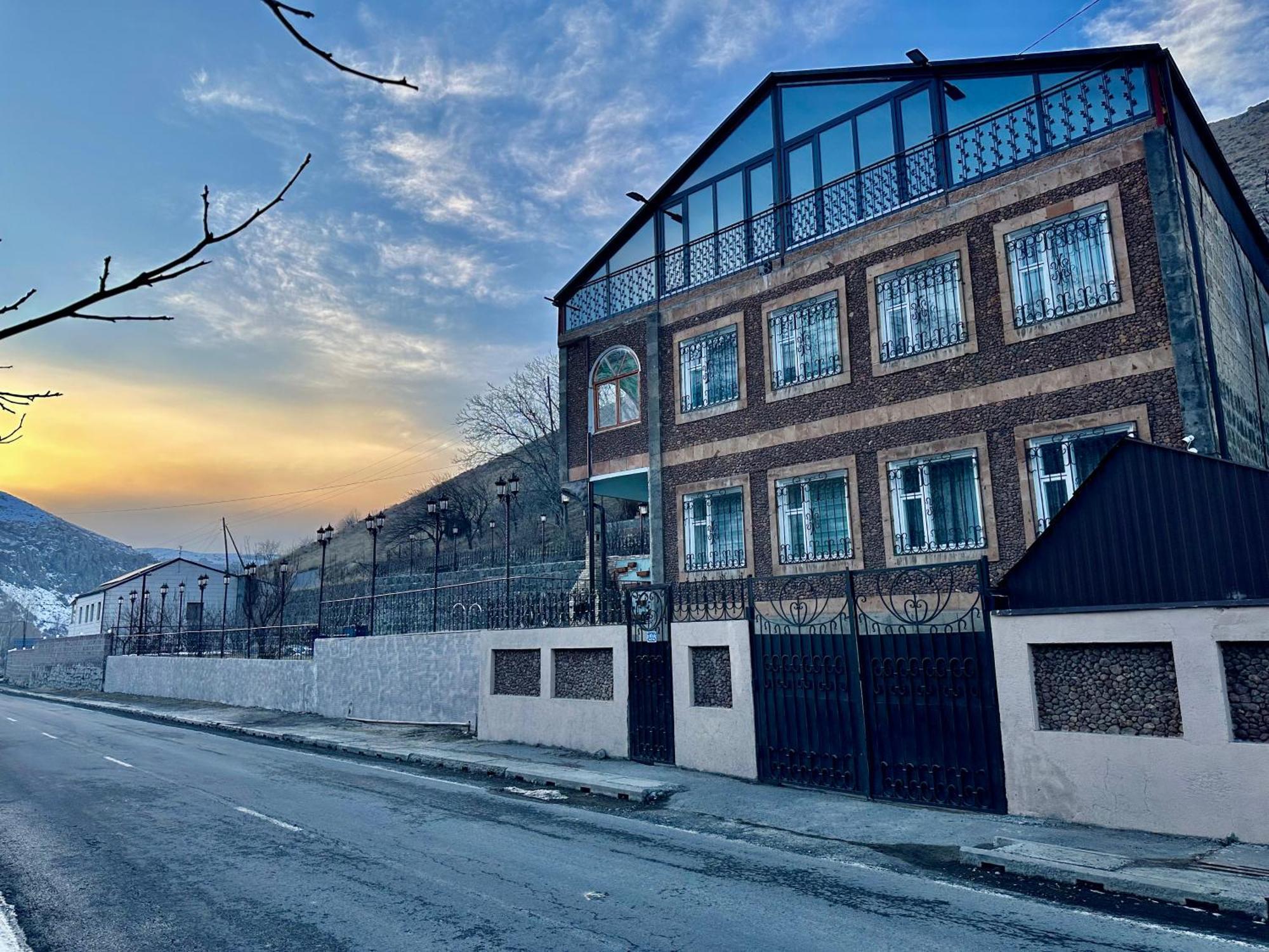 Tadevosyan Guest House Bjni Exterior foto